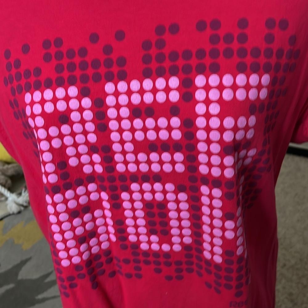 Reebok Red Dot Pattern Tee - Picture 2 of 8